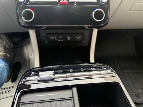 Used 2025 Hyundai Tucson Limited AWD/4WD image 32