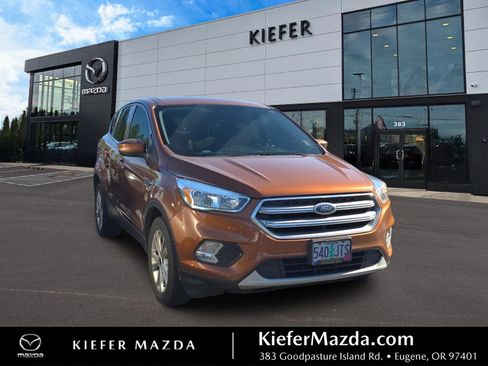 Used 2017 Ford Escape SE AWD/4WD image 1