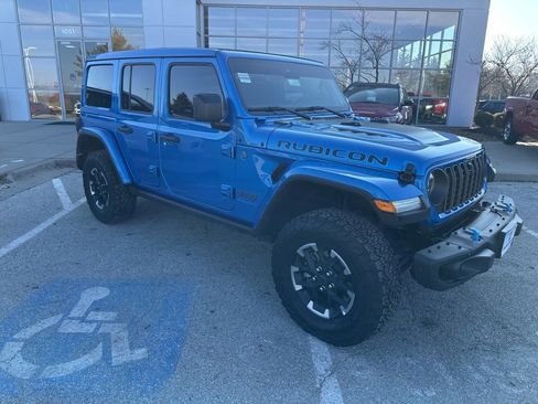 Used 2024 Jeep Wrangler Unlimited Rubicon 4xe image 36