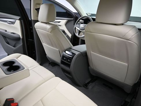 Certified 2022 Cadillac XT5 Premium Luxury AWD/4WD image 21