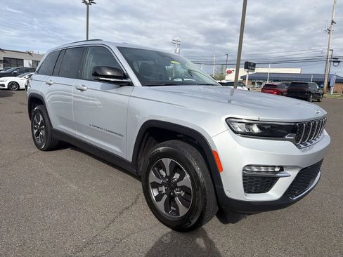 Used 2022 Jeep Grand Cherokee Limited 4xe w/ Luxury Tech Group II AWD/4WD image 7