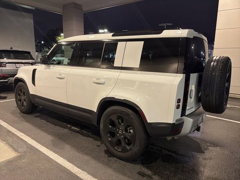 Used 2025 Land Rover Defender 110 S image 4