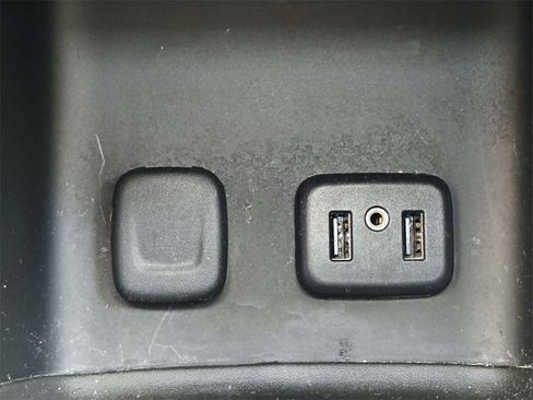 Used 2018 GMC Acadia SLT image 33