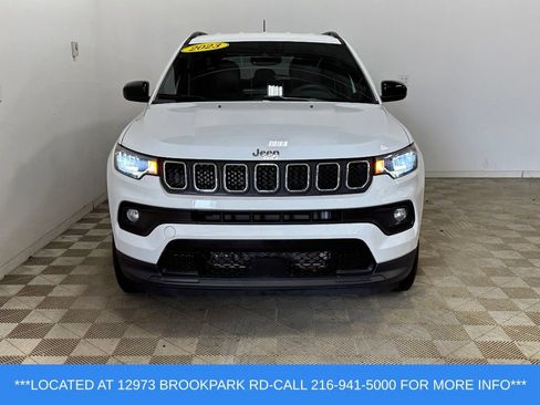 Used 2023 Jeep Compass Latitude AWD/4WD image 2