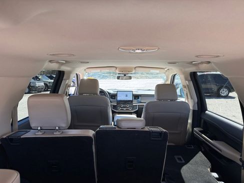 Certified 2024 Ford Expedition Max XLT image 29