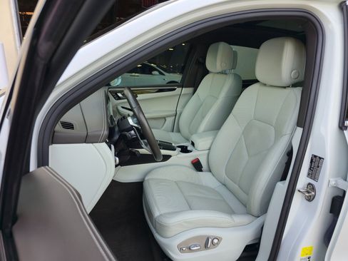 Used 2019 Porsche Macan S AWD/4WD image 14