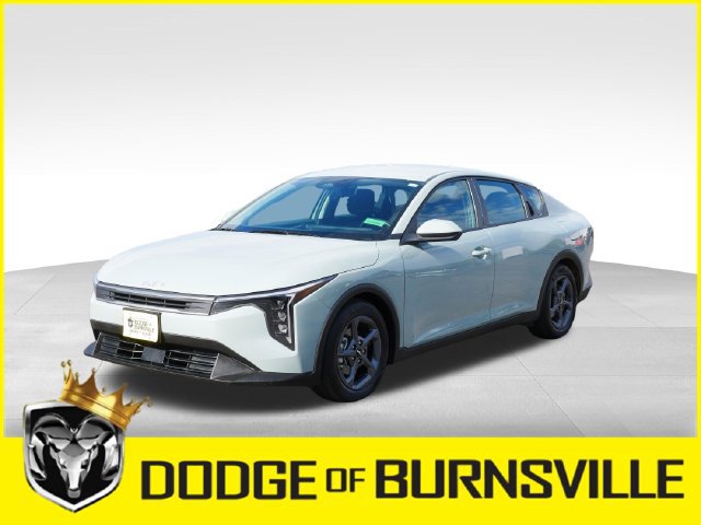 Used 2025 Kia K4 FWD image 3