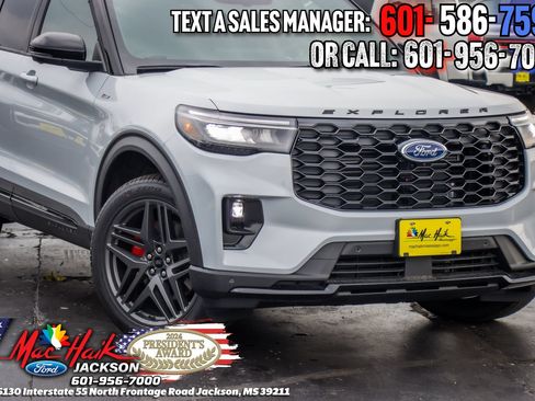 New 2026 Ford Explorer ST-Line w/ ST-Line Street Pack AWD/4WD image 3