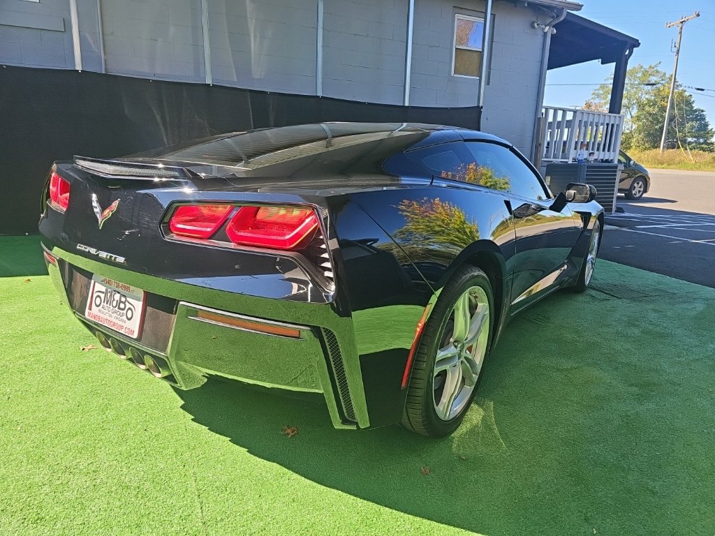 Used 2017 Chevrolet Corvette Stingray Coupe w/ 1LT RWD image 3