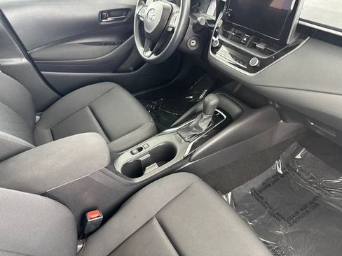 Used 2025 Toyota Corolla LE FWD image 26