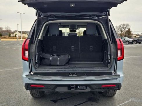 Certified 2025 Ford Expedition Active image 19