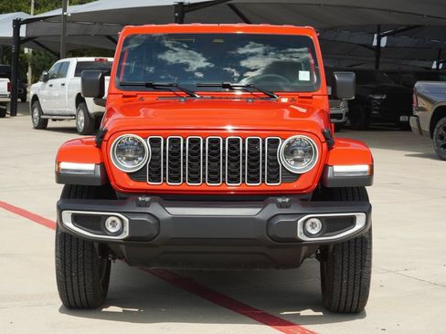 Used 2026 Jeep Wrangler Unlimited Sahara AWD/4WD image 8