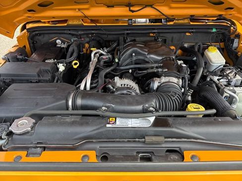 Used 2012 Jeep Wrangler Unlimited Sport AWD/4WD image 27
