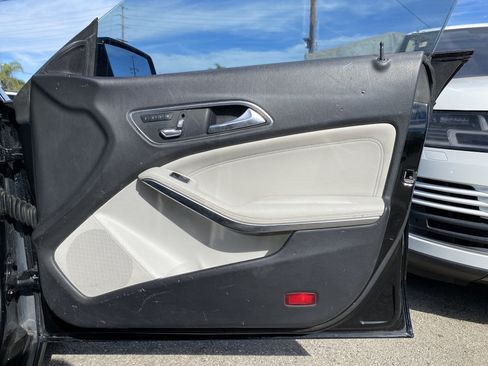 Used 2018 Mercedes-Benz CLA 250 image 23
