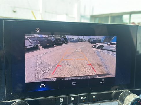 Used 2023 Chevrolet Colorado Trail Boss AWD/4WD image 30