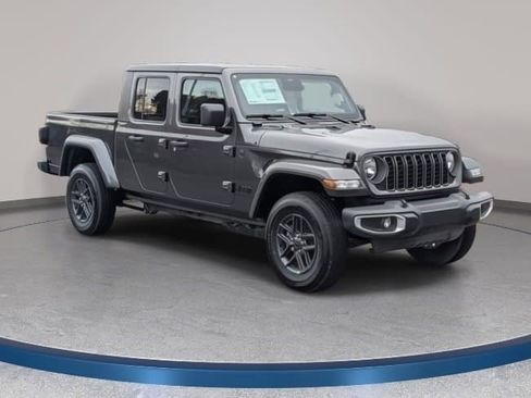 New 2026 Jeep Gladiator Sport image 3
