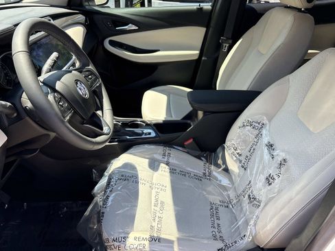 Used 2023 Buick Encore GX Preferred w/ Cold Weather Comfort Package FWD image 14