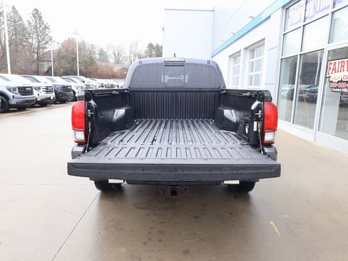 Used 2019 Toyota Tacoma TRD Sport w/ Technology Package image 29