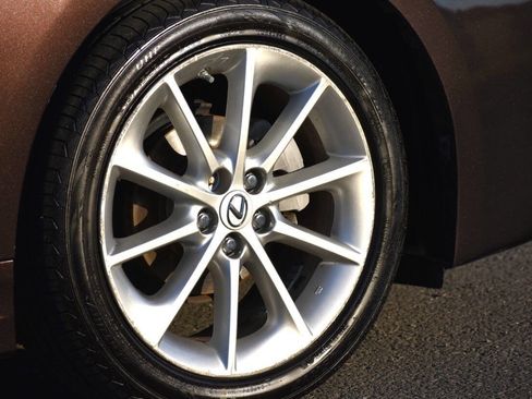 Used 2012 Lexus CT 200h Premium image 18