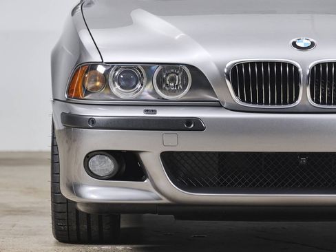 Used 2003 BMW M5 RWD image 10