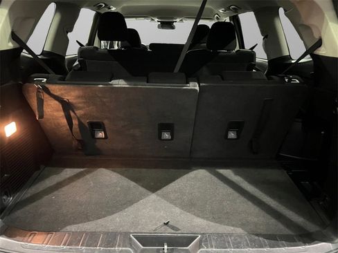 Used 2023 Subaru Ascent 8-Passenger image 5