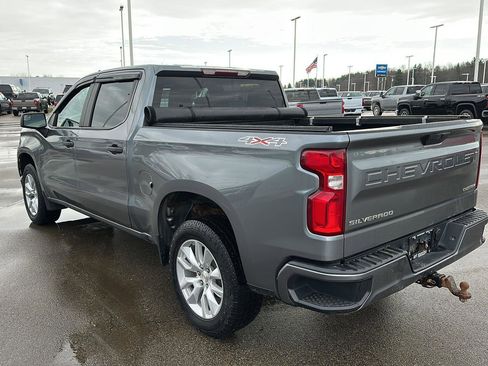 Used 2020 Chevrolet Silverado 1500 Custom w/ Custom Value Package image 3