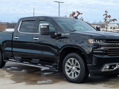 Used 2021 Chevrolet Silverado 1500 High Country w/ Technology Package image 9