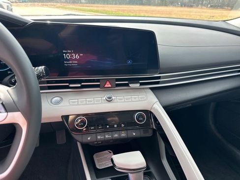New 2026 Hyundai Elantra Limited image 27