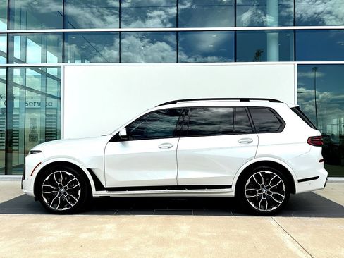 Certified 2023 BMW X7 xDrive40i w/ Executive Package AWD/4WD image 8