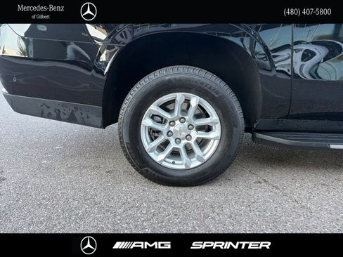 Used 2025 Chevrolet Suburban LT w/ Comfort Package RWD image 6