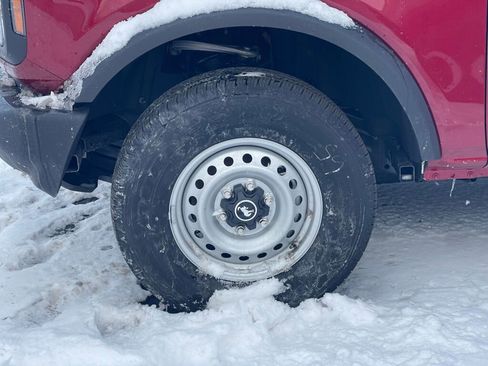 New 2025 Ford Bronco Base image 18