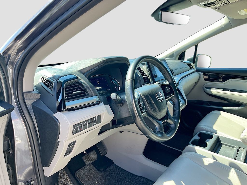 Used 2024 Honda Odyssey Touring image 9