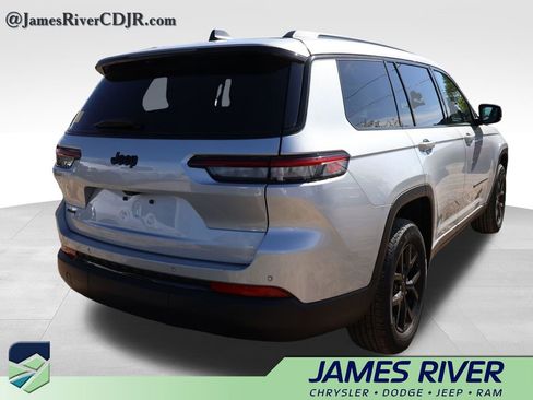 Used 2024 Jeep Grand Cherokee L Laredo AWD/4WD image 13