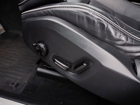 Used 2020 Volvo XC60 T6 R-Design image 21