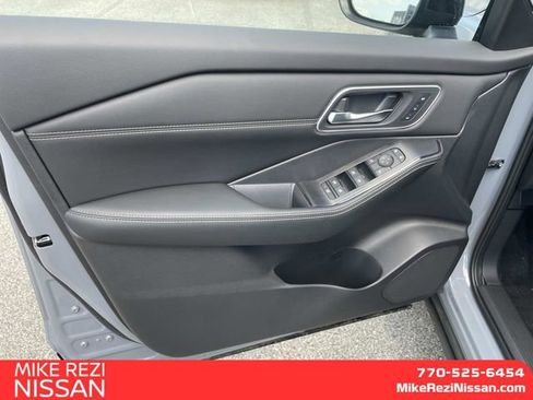 New 2026 Nissan Rogue Platinum AWD/4WD image 13