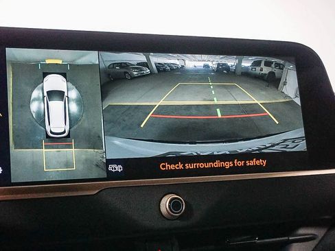 Certified 2025 Toyota Crown Signia w/ Advanced Technology Package image 25