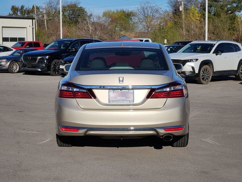 Used 2017 Honda Accord EX-L image 8