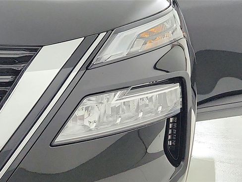 Used 2023 Nissan Rogue SV AWD/4WD image 29