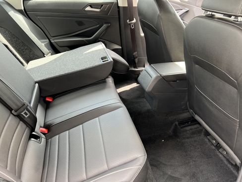 Used 2024 Volkswagen Jetta SE FWD image 18