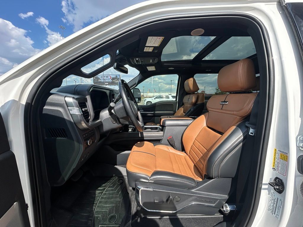 Used 2023 Ford F250 Platinum w/ FX4 Off-Road Package AWD/4WD image 7
