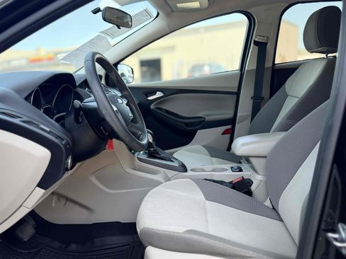 Used 2014 Ford Focus SE FWD image 21