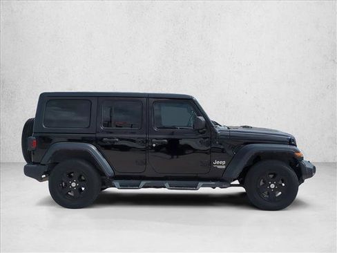 Used 2018 Jeep Wrangler Unlimited Sport image 4