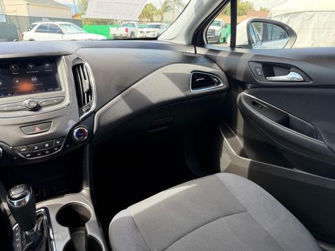 Used 2019 Chevrolet Cruze LT w/ Convenience Package FWD image 24