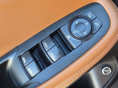 Used 2021 Buick Encore GX Essence w/ Experience Buick Package image 29