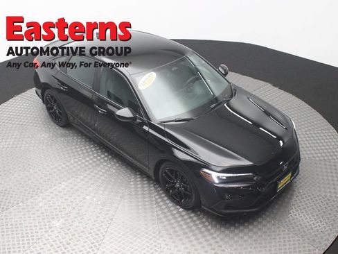 Used 2023 Honda Civic Sport image 3