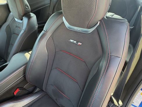 Used 2018 Chevrolet Camaro ZL1 image 15