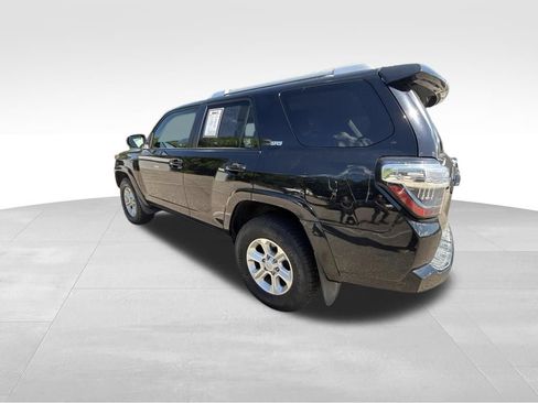 Used 2015 Toyota 4Runner SR5 AWD/4WD image 3