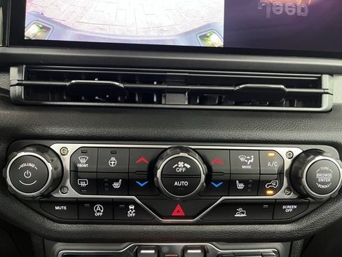 New 2025 Jeep Gladiator Willys image 23