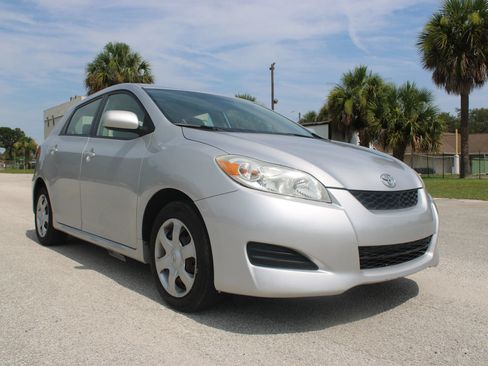 Used 2009 Toyota Matrix FWD image 17