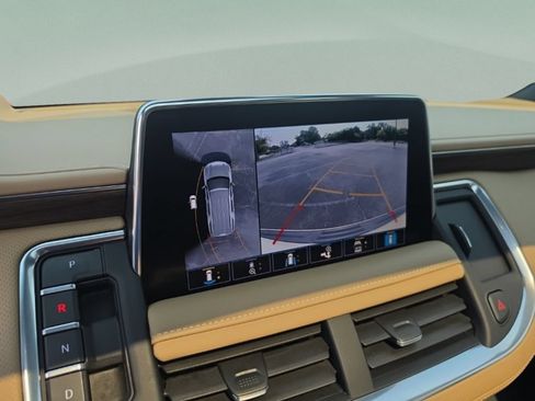 Used 2021 Chevrolet Tahoe Premier w/ Premium Package AWD/4WD image 21